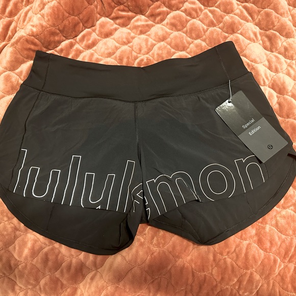 lululemon athletica Pants - NWT Lululemon Speed Up Black Shorts Size 8